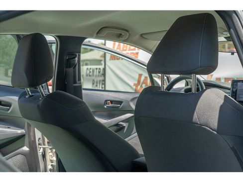 Used 2022 Toyota Corolla LE w/ Carpet Mat Package (TMS) FWD image 31