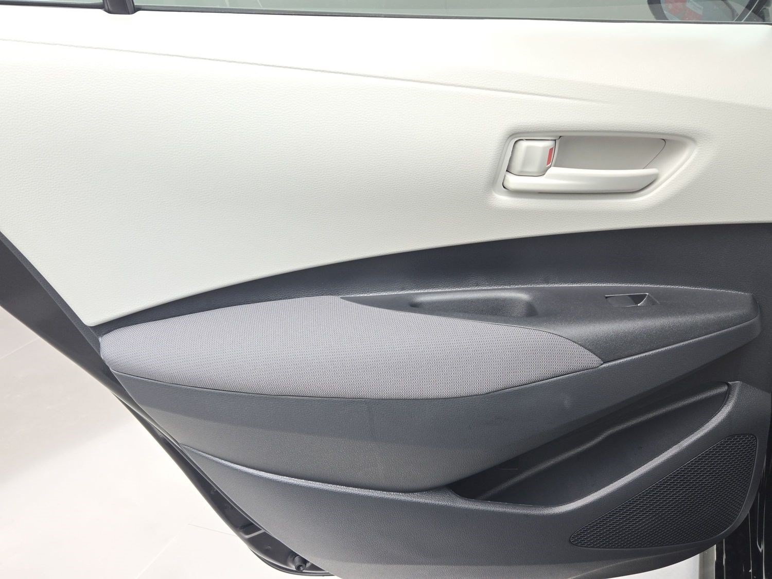 New 2027 Toyota Corolla LE FWD image 19