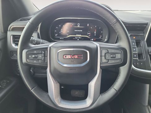 Used 2024 GMC Yukon XL SLE image 16