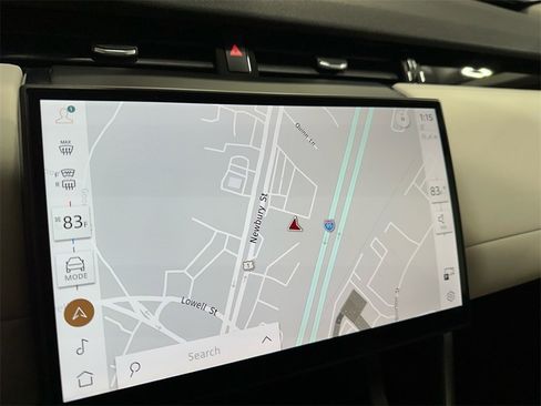 Used 2025 Land Rover Discovery Sport S image 20