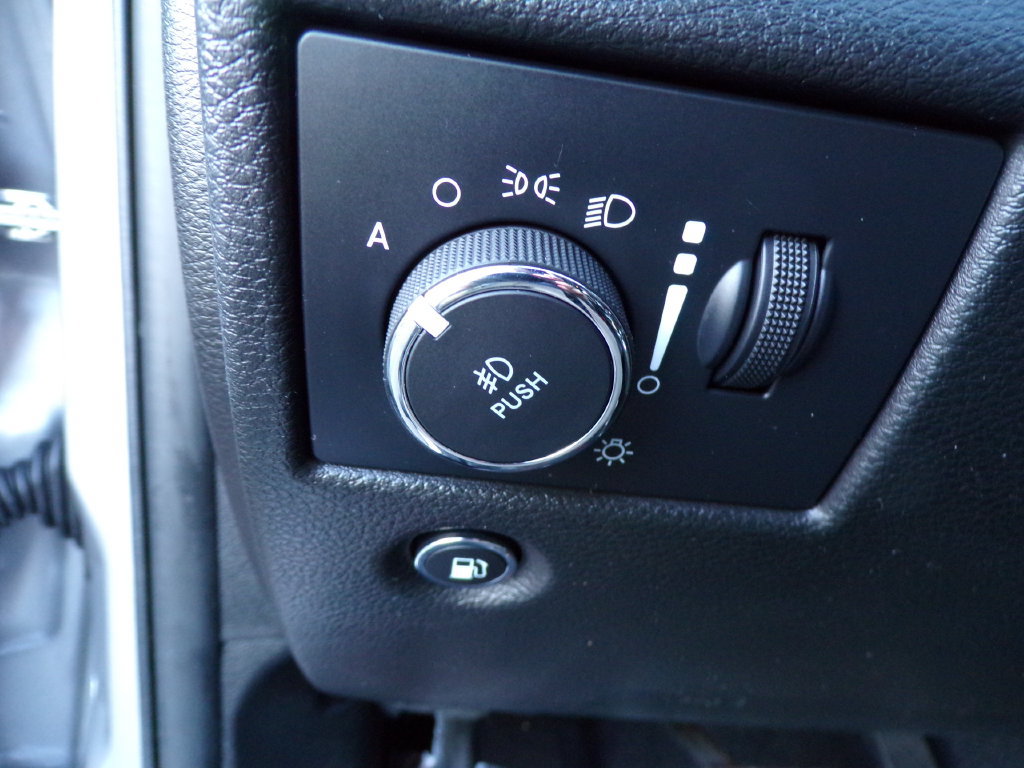 Used 2021 Jeep Grand Cherokee Laredo X AWD/4WD image 18