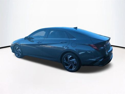 New 2026 Hyundai Elantra Limited image 7