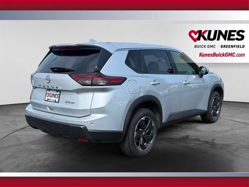 Used 2024 Nissan Rogue SV AWD/4WD image 9