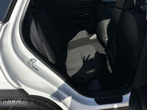 Used 2025 Hyundai Tucson SEL FWD image 16