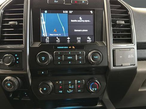 Used 2018 Ford F150 XLT w/ Equipment Group 302A Luxury AWD/4WD image 12