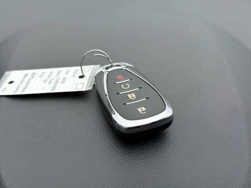 Used 2019 Chevrolet Trax LT w/ LT Convenience Package FWD image 28