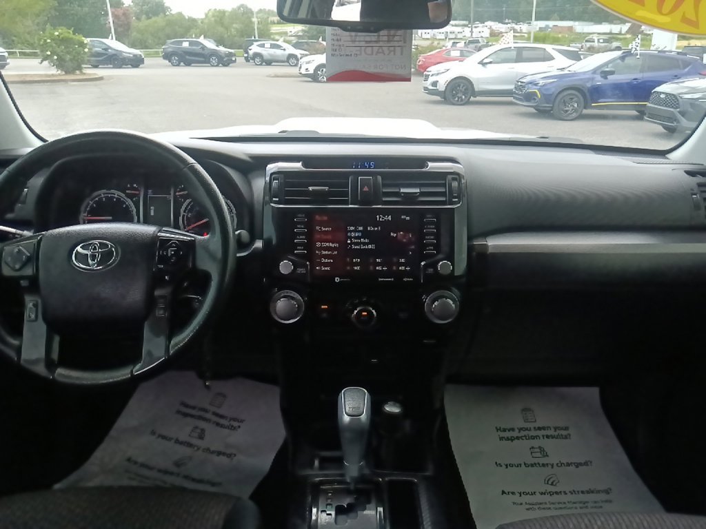 Used 2021 Toyota 4Runner TRD Off-Road AWD/4WD image 26