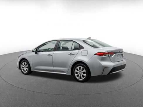 Used 2025 Toyota Corolla LE FWD image 5