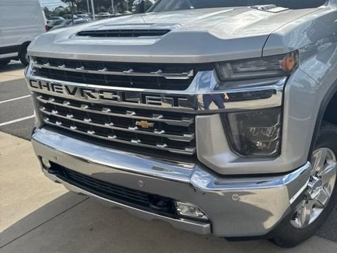 Used 2020 Chevrolet Silverado 2500 LTZ w/ LTZ Premium Package RWD image 3