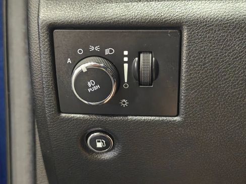 Used 2014 Jeep Grand Cherokee Laredo w/ 18" Wheel & 8.4" Radio Group AWD/4WD image 39