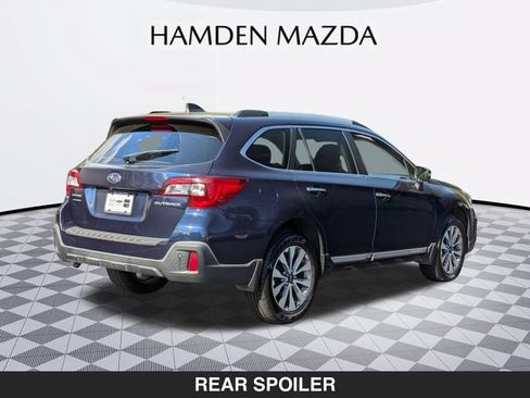 Used 2018 Subaru Outback 2.5i Touring AWD/4WD image 3