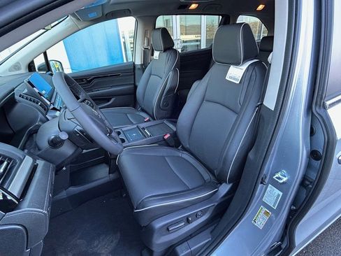 New 2026 Honda Odyssey Touring image 12