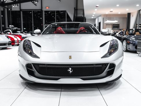 Used 2023 Ferrari 812 GTS RWD image 7