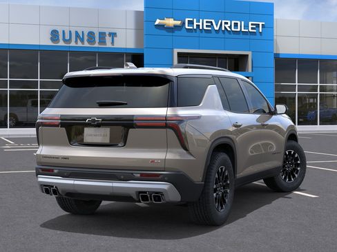 New 2026 Chevrolet Traverse Z71 w/ Enhanced Driving Package AWD/4WD image 4