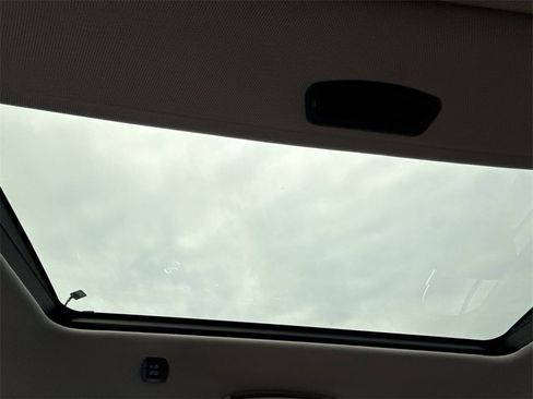 Used 2023 Toyota Camry SE image 23