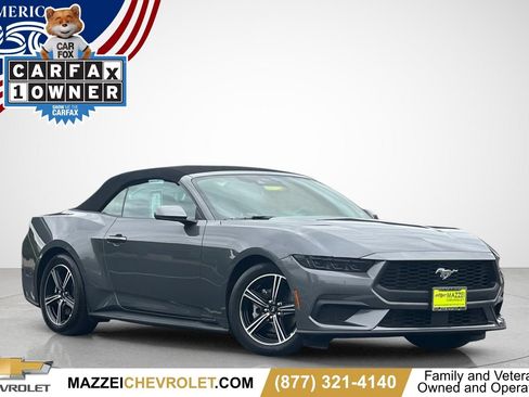 Used 2025 Ford Mustang Convertible RWD image 1