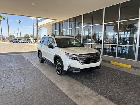 Used 2025 Subaru Forester Limited w/ Popular Package AWD/4WD image 5
