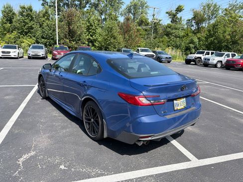 Used 2025 Toyota Camry SE FWD image 5