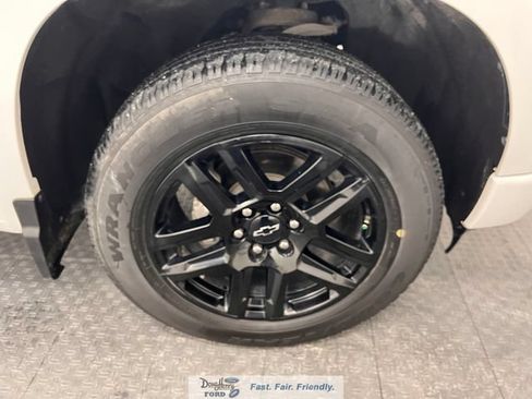 Used 2023 Chevrolet Silverado 1500 Custom w/ LPO, Dark Essentials Package AWD/4WD image 17