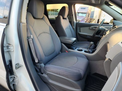 Used 2011 Chevrolet Traverse LT w/ Personal Connectivity Package image 18