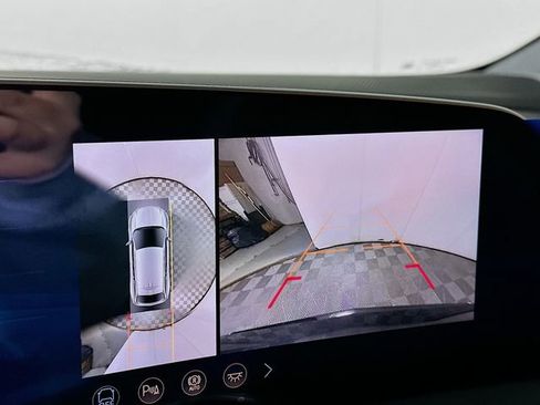 New 2026 Cadillac Optiq Luxury 1 image 10