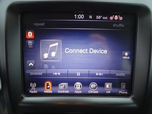 Used 2016 Jeep Cherokee Trailhawk w/ Cold Weather Group image 19