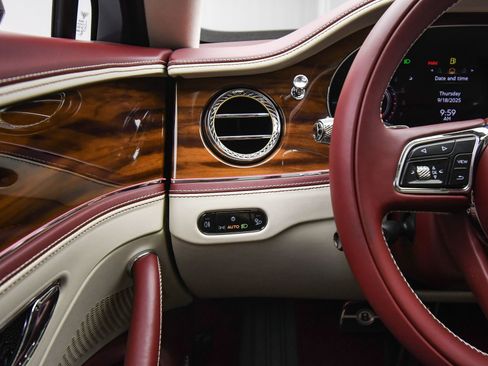 New 2026 Bentley Flying Spur Plug-In Hybrid AWD/4WD image 32
