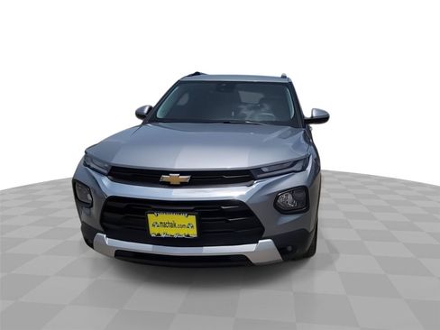 Used 2023 Chevrolet TrailBlazer LT w/ Convenience Package FWD image 3
