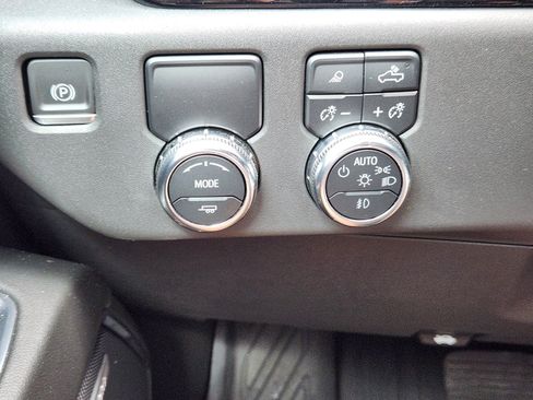 Used 2024 GMC Sierra 1500 SLT w/ SLT Premium Plus Package RWD image 18