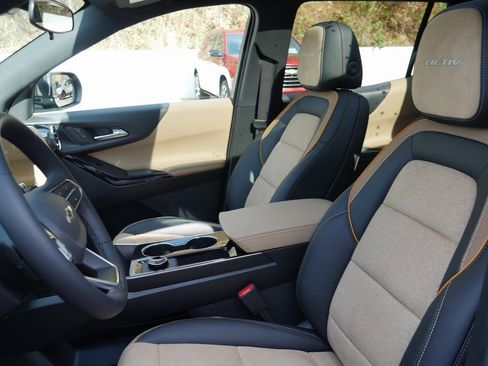 New 2026 Chevrolet Equinox ACTIV w/ Convenience Package III image 9