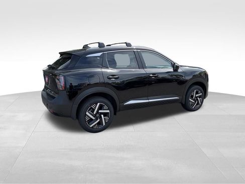 New 2026 Nissan Kicks SV w/ Charging Package FWD image 4