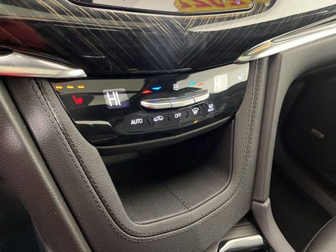 Used 2022 Cadillac XT6 Premium Luxury image 34