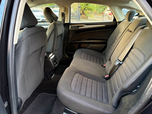 Used 2020 Ford Fusion SE image 18