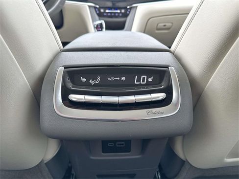 Certified 2023 Cadillac XT6 Premium Luxury image 37