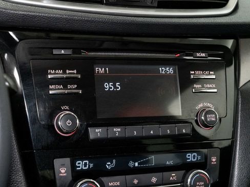 Used 2015 Nissan Rogue SV image 15