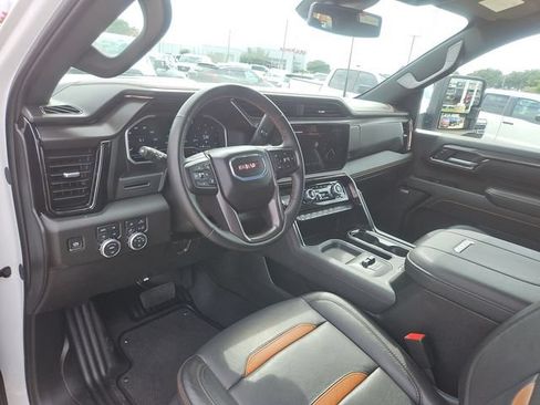 Used 2025 GMC Sierra 2500 AT4 AWD/4WD image 10