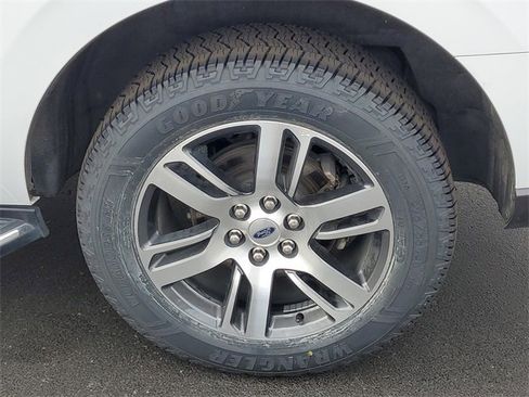 Certified 2023 Ford Expedition Limited image 5