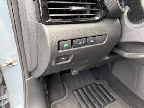 Used 2024 Nissan Sentra SV w/ All-Weather Package FWD image 10