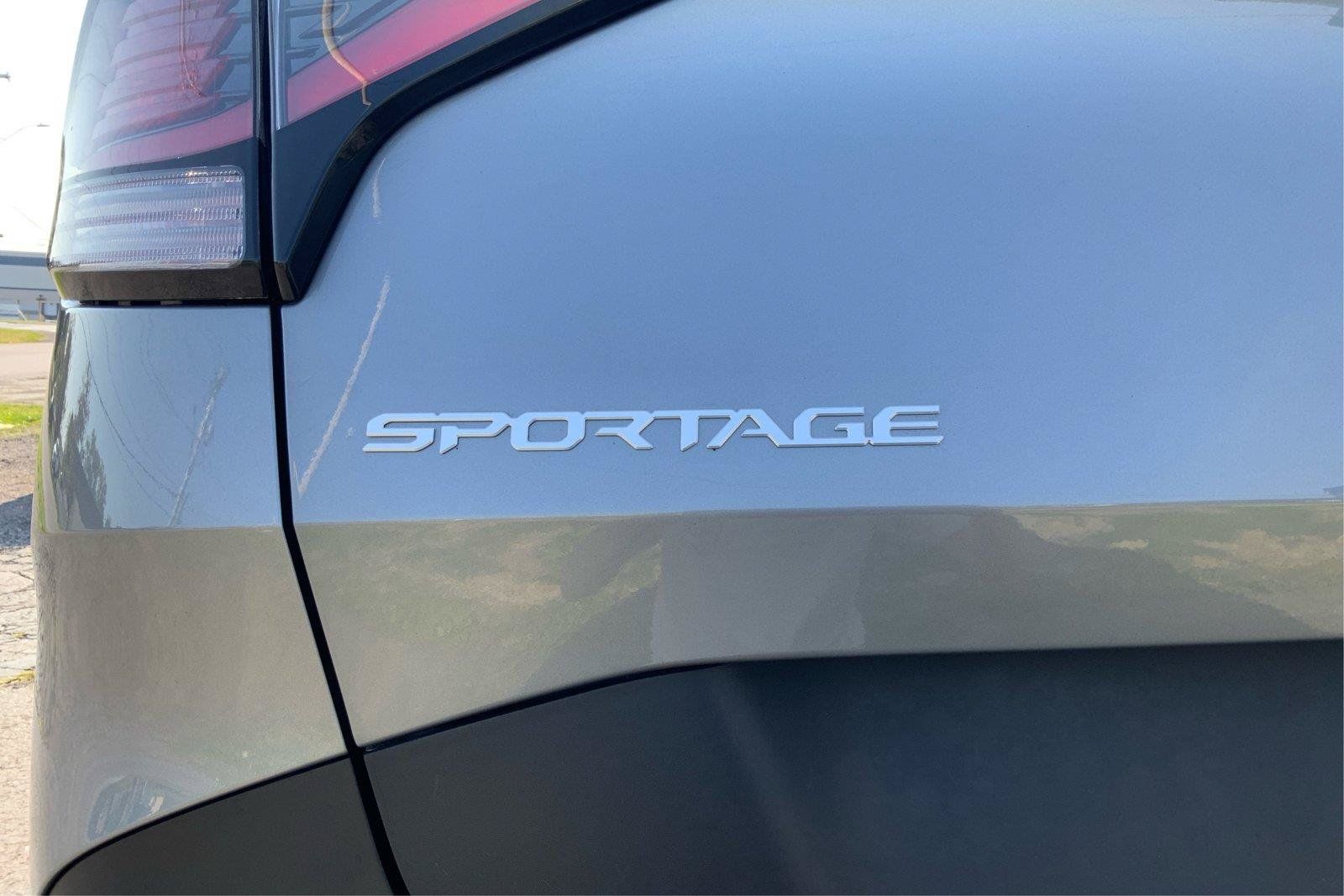 Used 2024 Kia Sportage LX AWD/4WD image 23