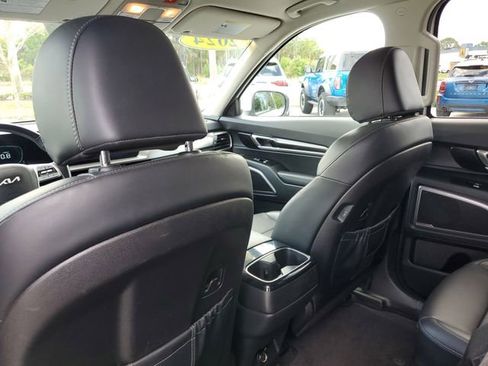 Certified 2024 Kia Telluride S image 10