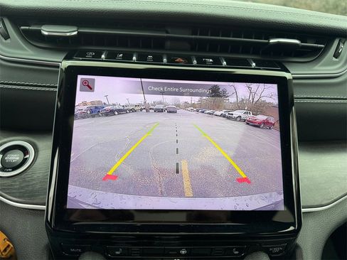 Certified 2022 Jeep Grand Cherokee L Limited image 22