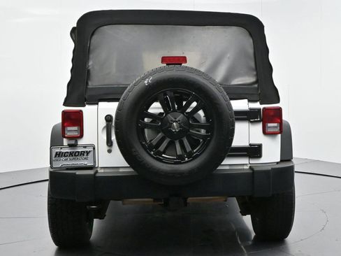 Used 2015 Jeep Wrangler Unlimited Sport w/ Quick Order Package 24S AWD/4WD image 6