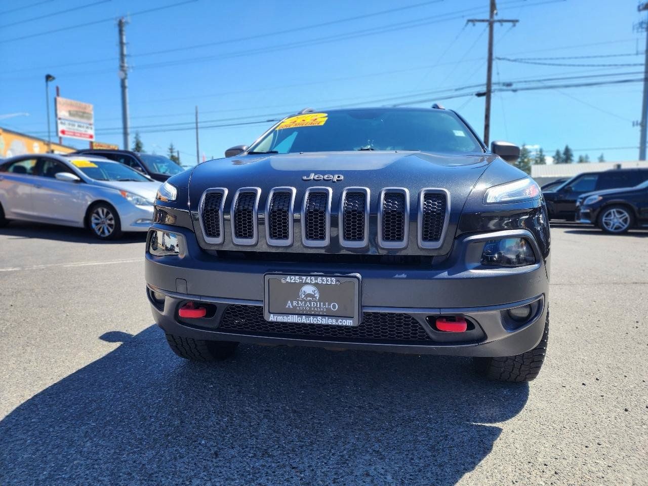 Used 2016 Jeep Cherokee Trailhawk w/ Leather Interior Group AWD/4WD image 2