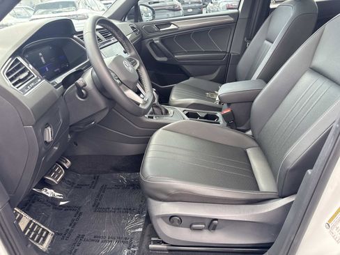 Certified 2023 Volkswagen Tiguan SE R-Line image 14