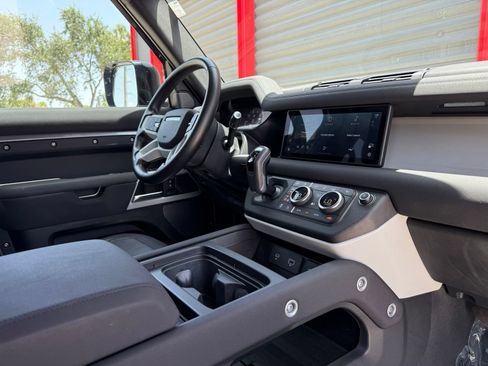 Used 2023 Land Rover Defender 110 X-Dynamic SE AWD/4WD image 29
