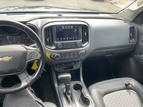 Used 2017 Chevrolet Colorado Z71 AWD/4WD image 25