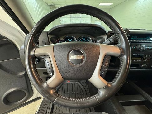 Used 2009 Chevrolet Silverado 2500 LT w/ Exterior Plus Package image 27