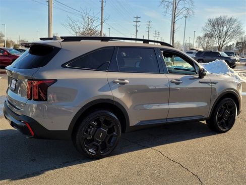 Used 2024 Kia Sorento SX Prestige image 3