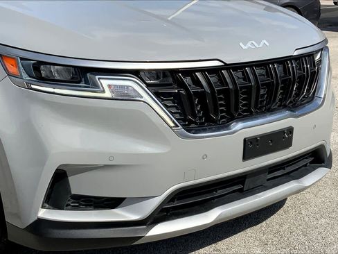 Used 2022 Kia Carnival EX FWD image 26