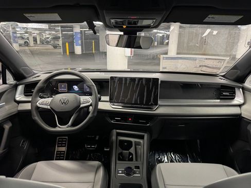 New 2026 Volkswagen Tiguan SE R-Line AWD/4WD image 7